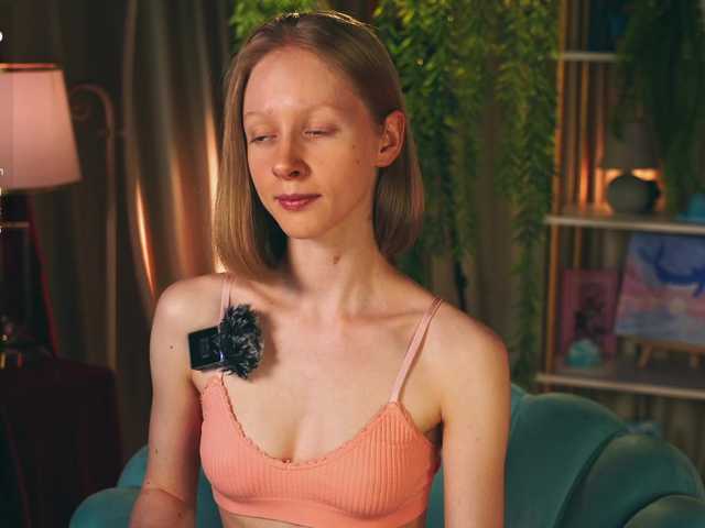MiaVebes live webcam show