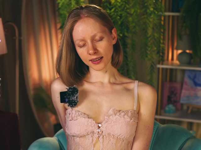 MiaVebes live cam on BongaCams