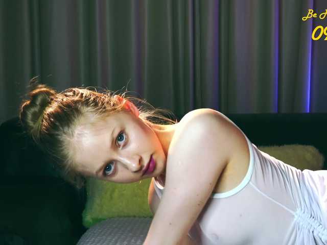 MiaVebes live webcam show