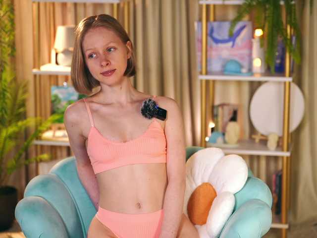 MiaVebes's BongaCams show and profile