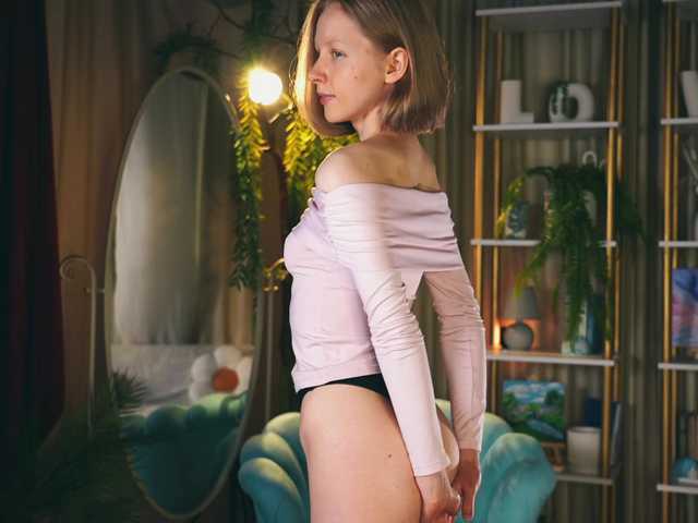 MiaVebes live cam on BongaCams