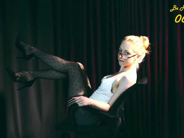 MiaVebes live cam on BongaCams