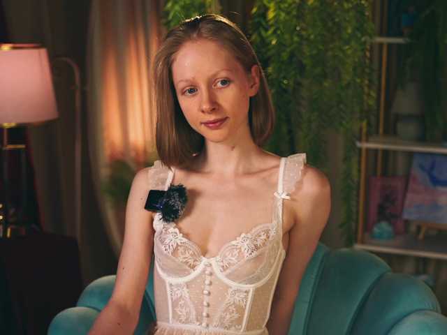 MiaVebes live webcam show