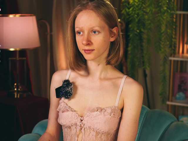 MiaVebes live webcam show