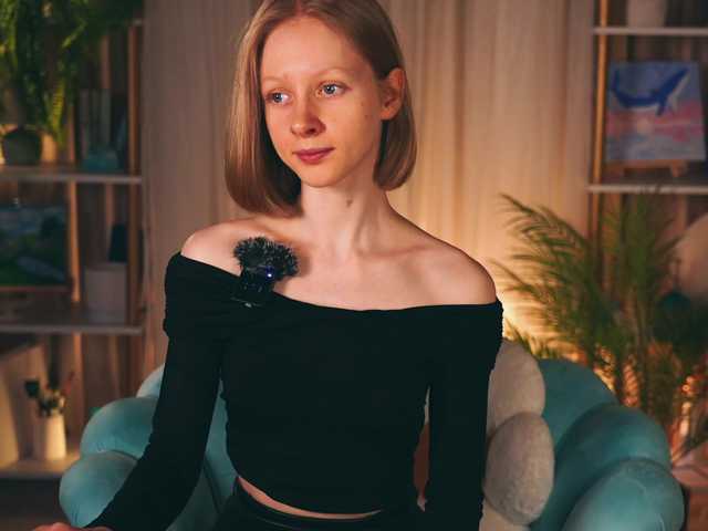 MiaVebes live cam on BongaCams