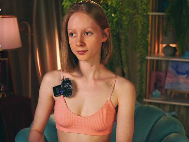 MiaVebes live webcam show