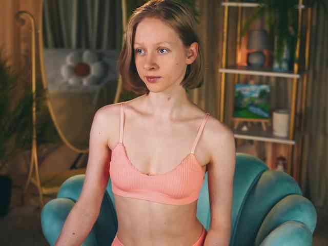 Model: MiaVebes