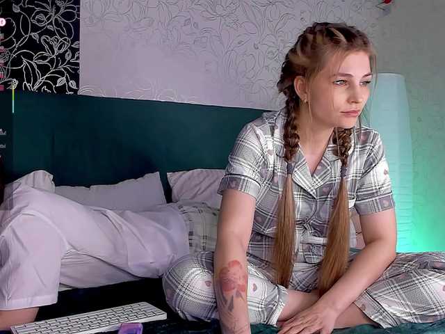 QueenAfina's BongaCams show and profile