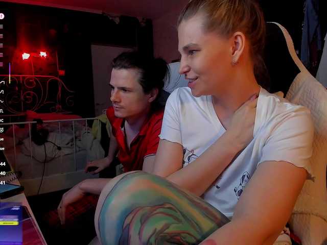 QueenAfina live cam