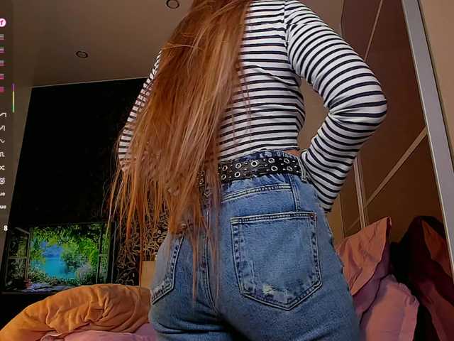 QueenAfina live cam on BongaCams