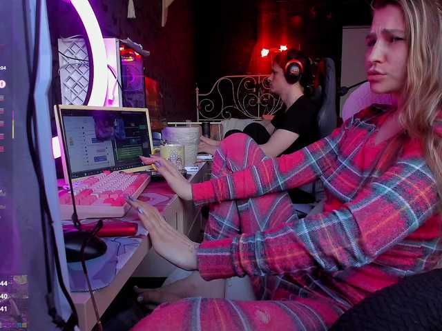 QueenAfina live cam
