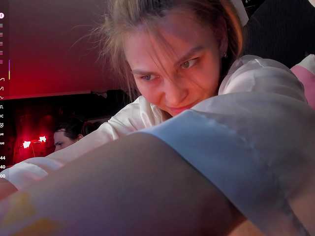QueenAfina live cam on BongaCams