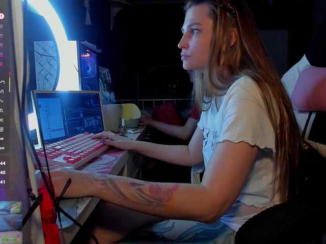 QueenAfina live cam on BongaCams