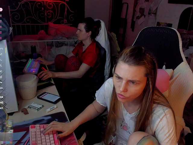 QueenAfina live cam on BongaCams