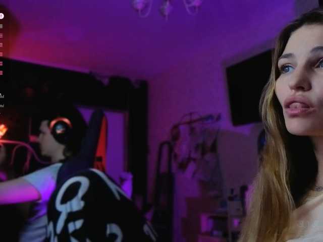 QueenAfina live cam on BongaCams