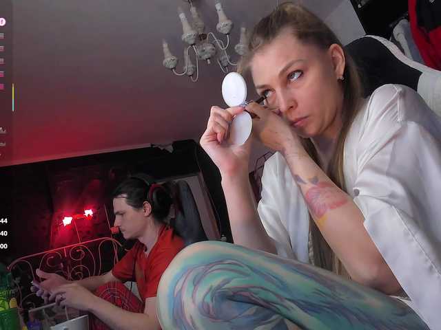 QueenAfina live cam on BongaCams