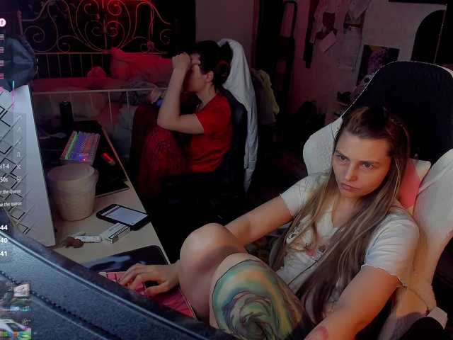 QueenAfina live cam on BongaCams