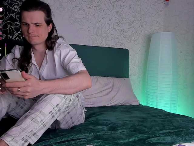 QueenAfina's BongaCams show and profile