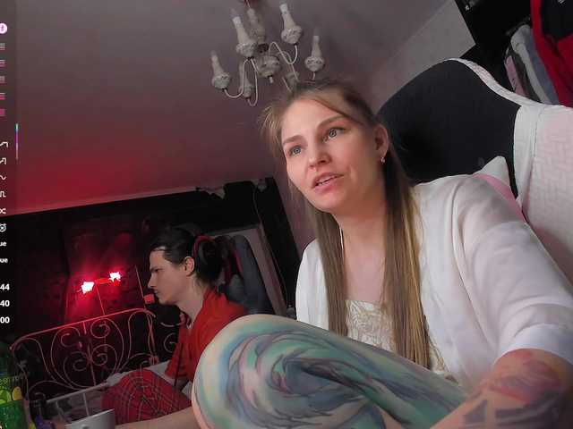 QueenAfina live cam