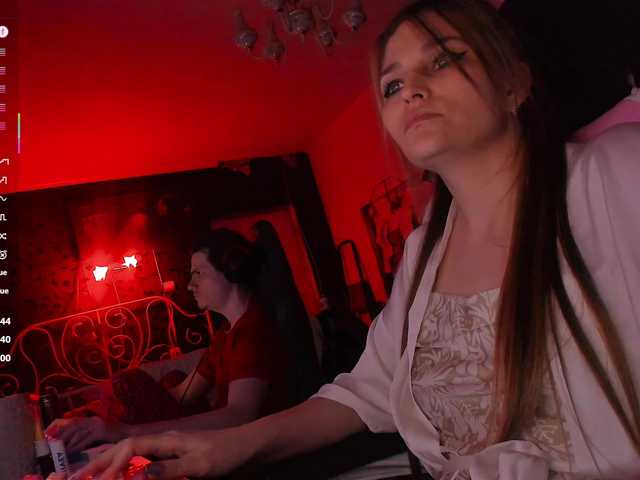 QueenAfina live cam on BongaCams
