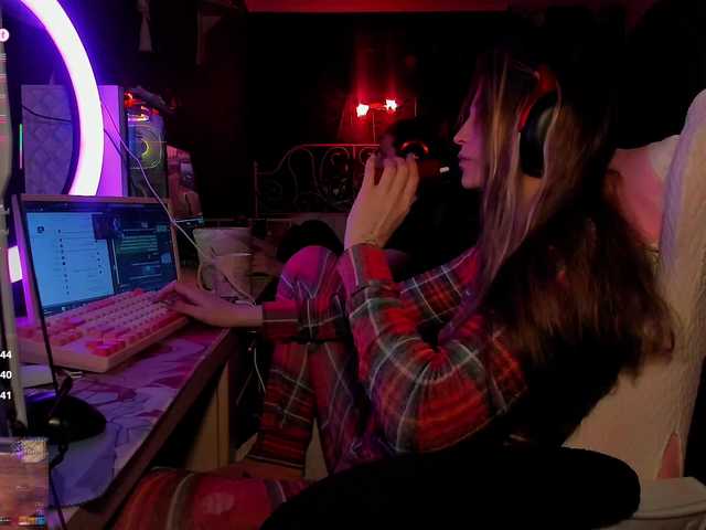 QueenAfina live cam on BongaCams