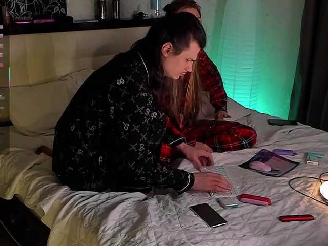 QueenAfina's BongaCams show and profile