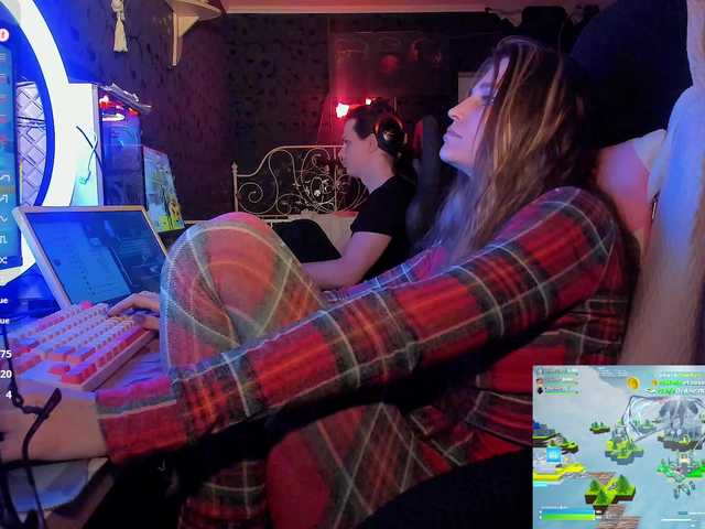 QueenAfina live cam