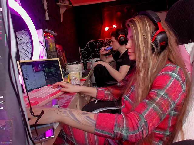 Video QueenAfina
