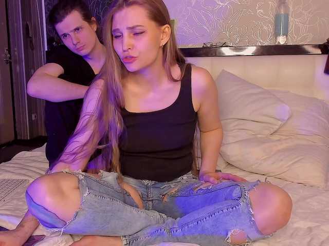 QueenAfina's BongaCams show and profile