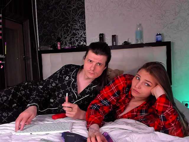 QueenAfina's BongaCams show and profile