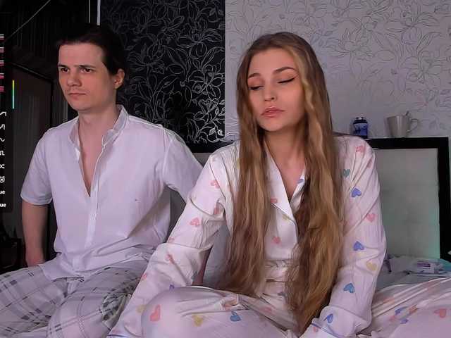 QueenAfina's BongaCams show and profile