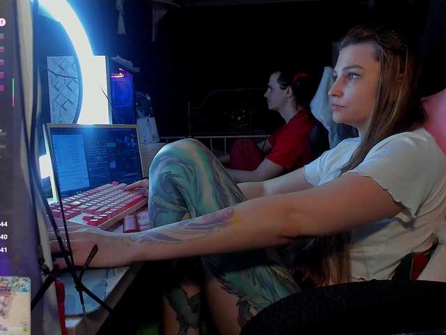 QueenAfina live cam