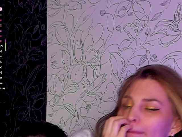 FuckinHotCouple webcam