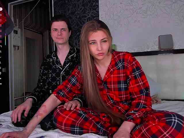 FuckinHotCouple webcam