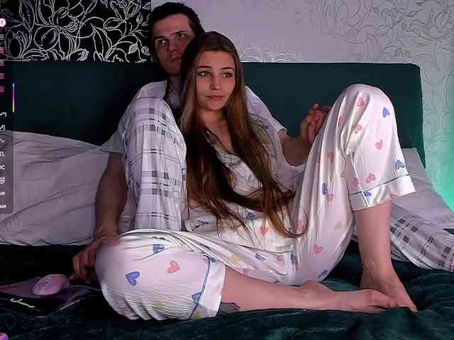 FuckinHotCouple webcam