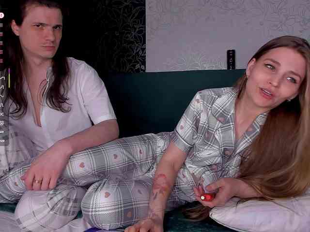 FuckinHotCouple webcam