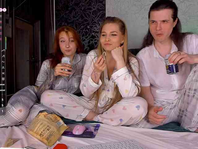 FuckinHotCouple webcam