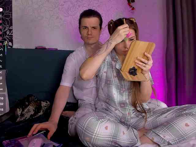 FuckinHotCouple webcam