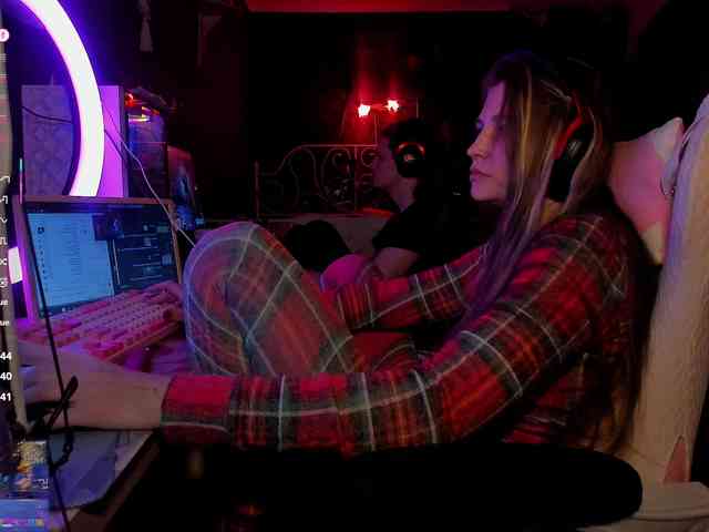 FukinHotCouple webcam