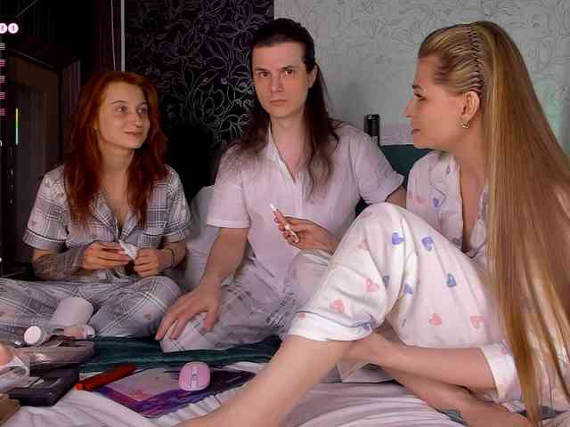 Model: FuckinHotCouple