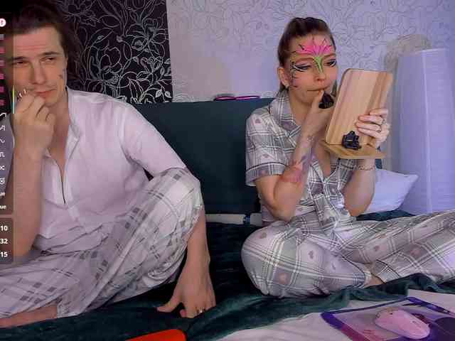 FuckinHotCouple webcam