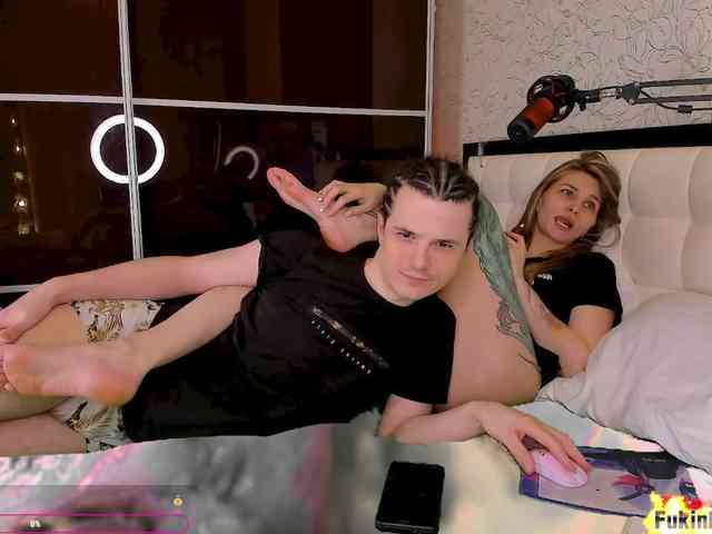 Model: FukinHotCouple