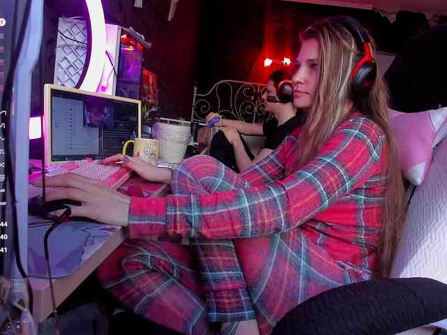 FukinHotCouple webcam