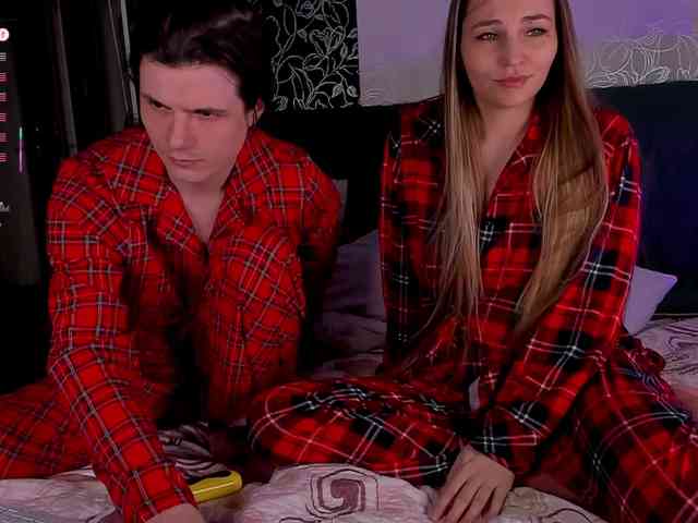 FuckinHotCouple webcam