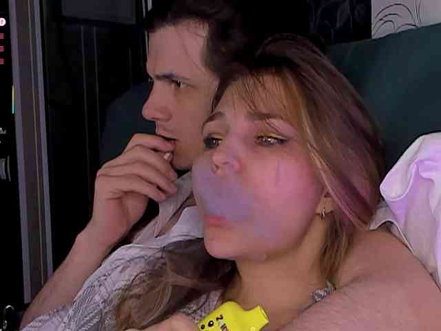 FuckinHotCouple webcam