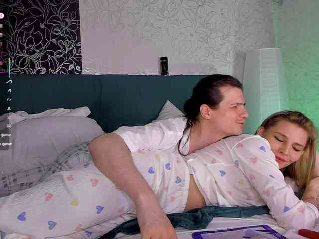 FuckinHotCouple webcam