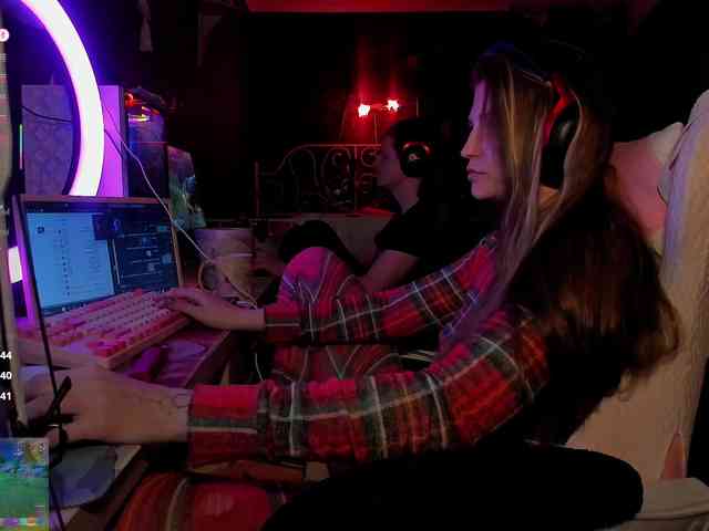 FukinHotCouple webcam