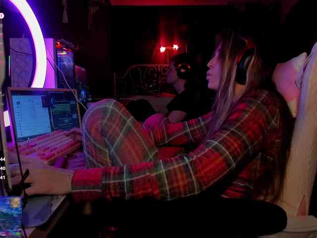 FukinHotCouple webcam