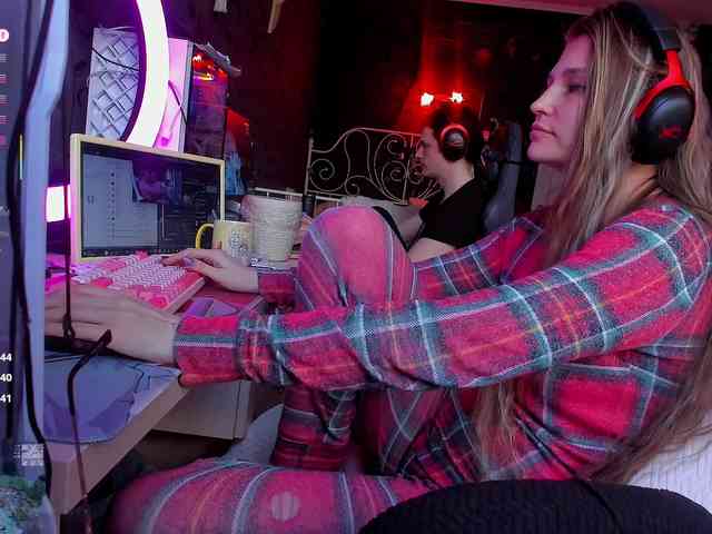 FukinHotCouple webcam