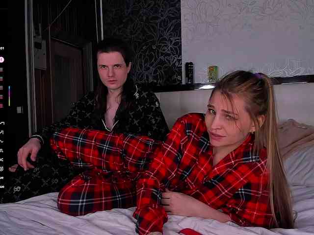 FuckinHotCouple webcam